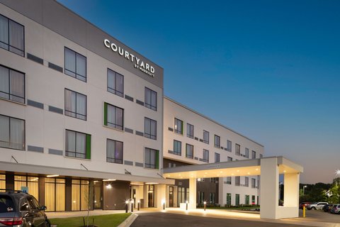 Courtyard by Marriott Memphis East/Galleria photo 1