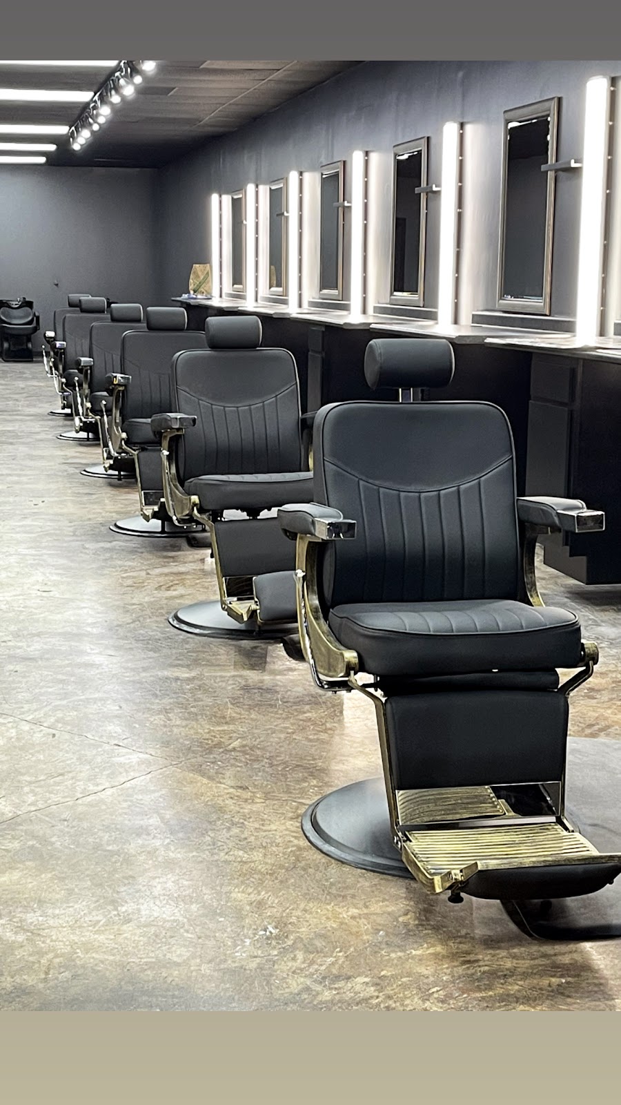 Riley's Cutz photo 3