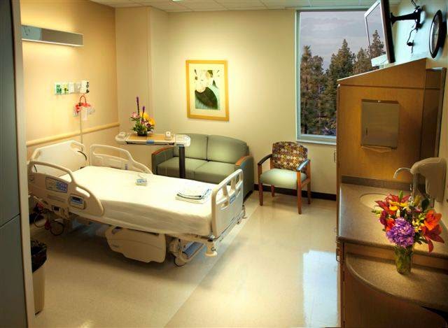 Saint Francis Hospital-Bartlett photo 2
